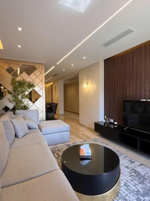 Luxurious Sea View Apartment *